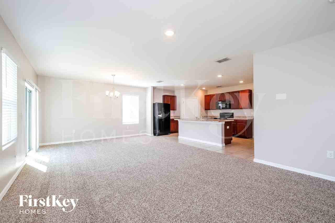 107 Fall Glo Rd - Photo 3 of 15