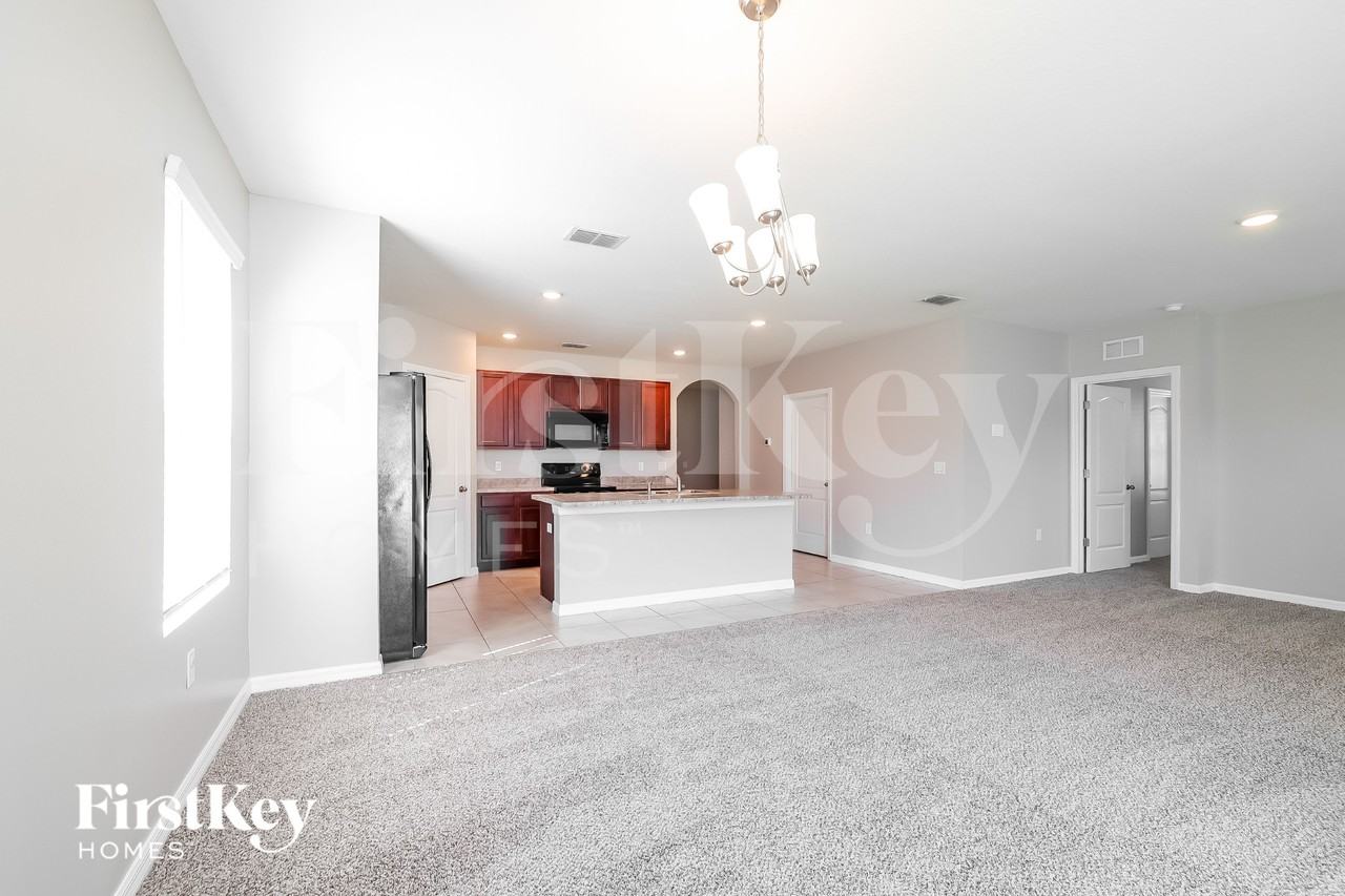 107 Fall Glo Rd - Photo 4 of 15