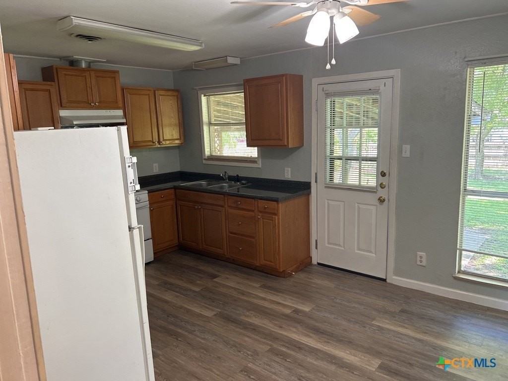 303 Ridge St - Photo 7 of 16