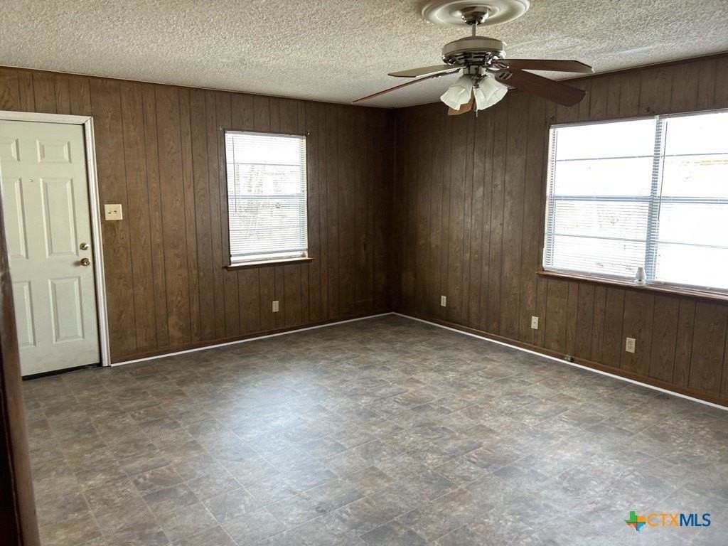 1315 Jefferis Ave - Photo 5 of 12