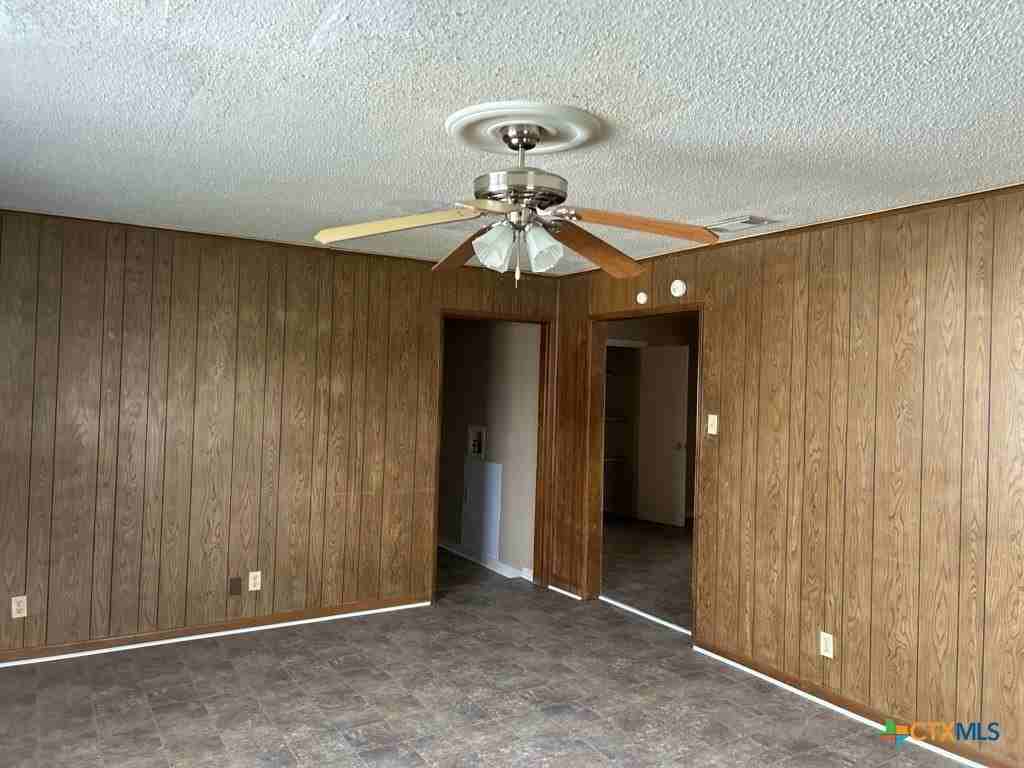 1315 Jefferis Ave - Photo 6 of 12