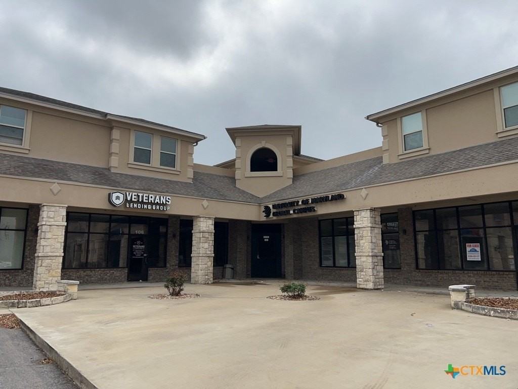 2710 Clear Creek Rd Apt 203 - Photo 2 of 14