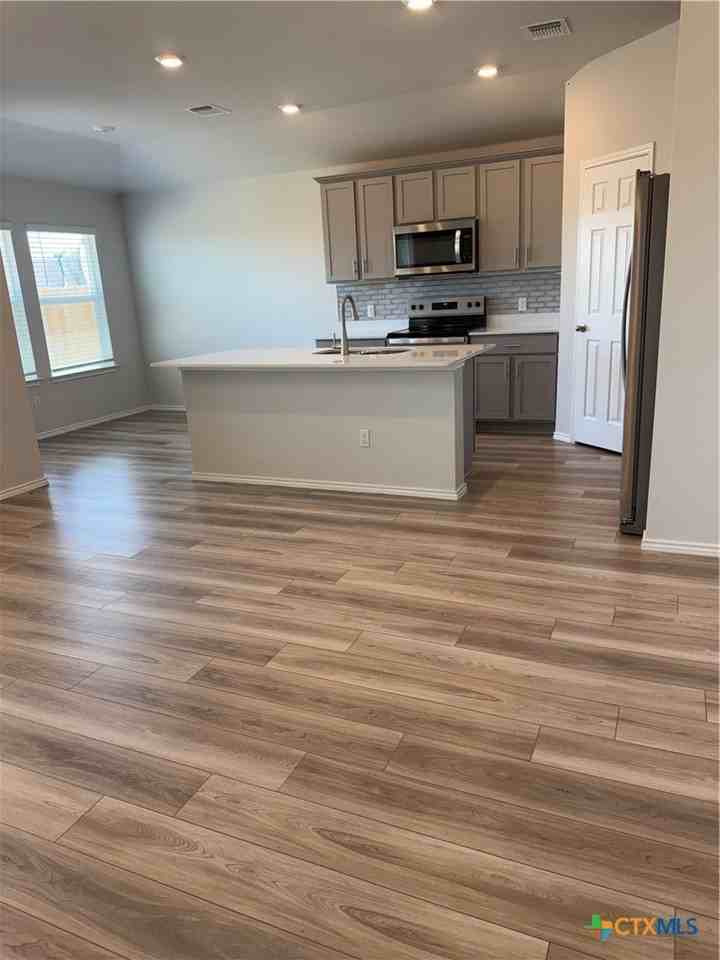 7208 Veronica Ct - Photo 5 of 9