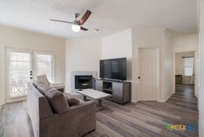 featured image of 1005 N Lbj Dr #B1