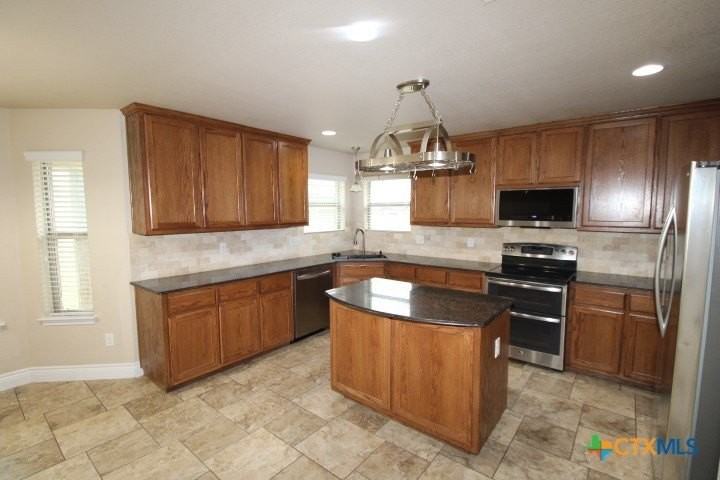 1128 Pheasant Cir - Photo 3 of 23