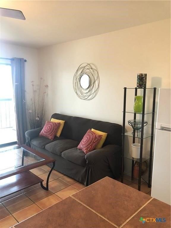 943 Parkview Dr Apt C6 - Photo 5 of 14