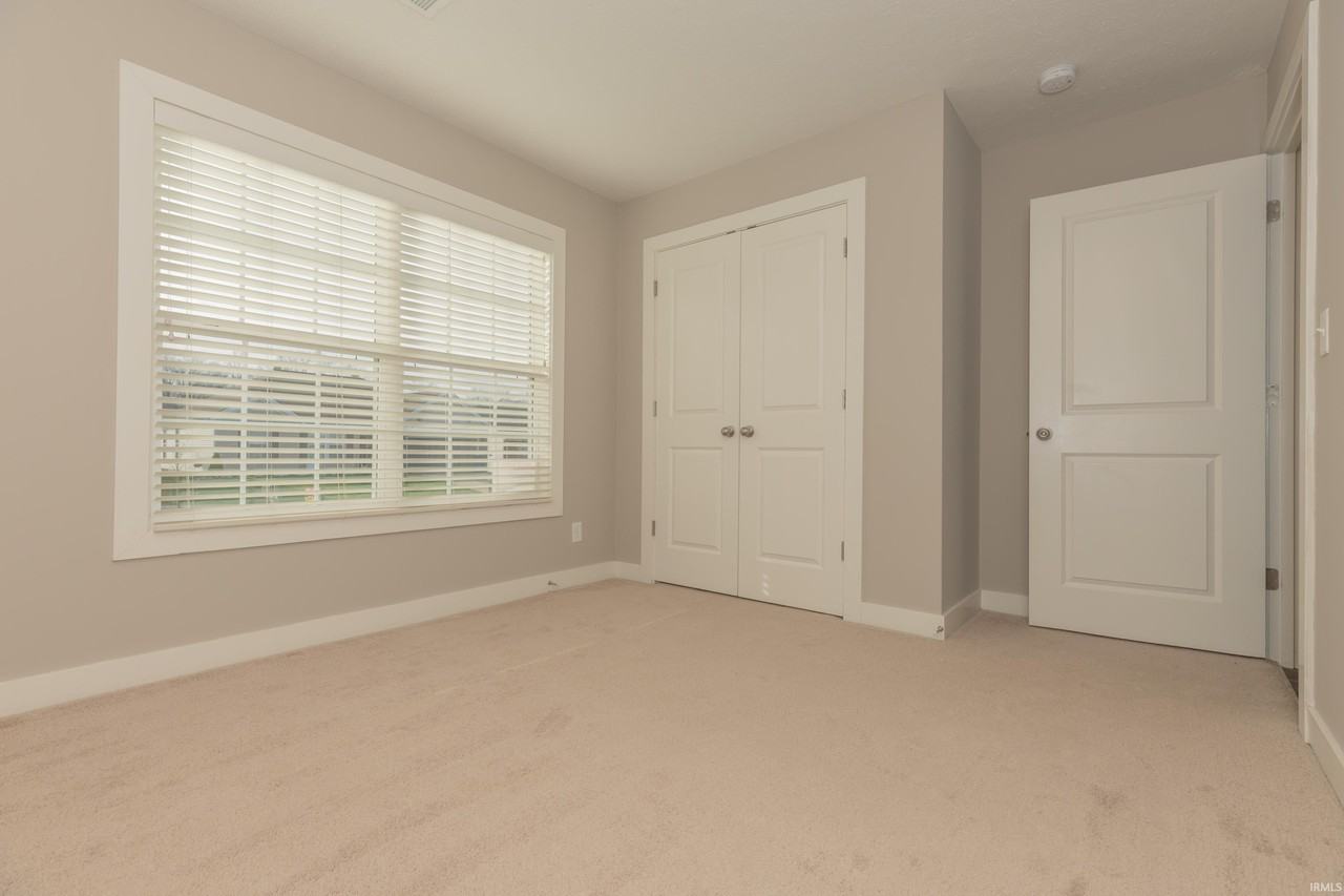 9809 Massey Dr - Photo 3 of 16