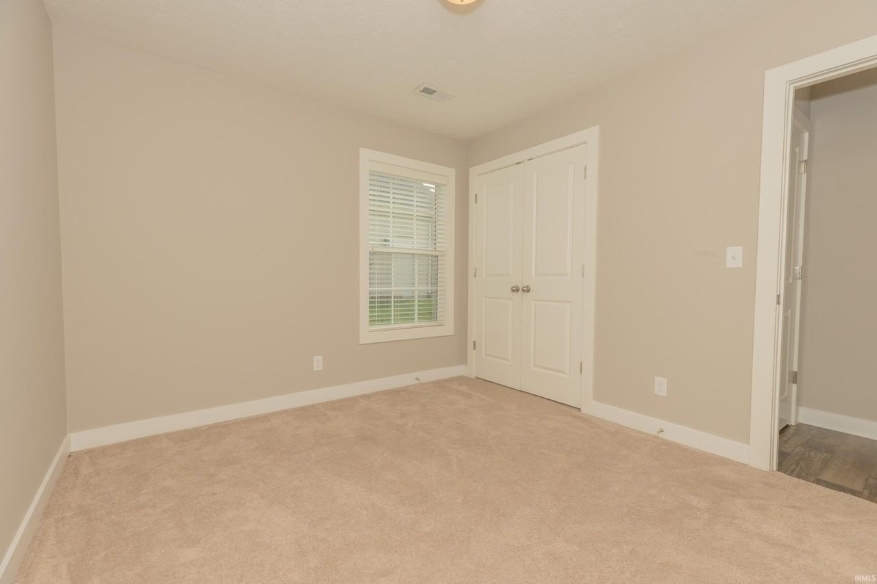 9809 Massey Dr - Photo 5 of 16