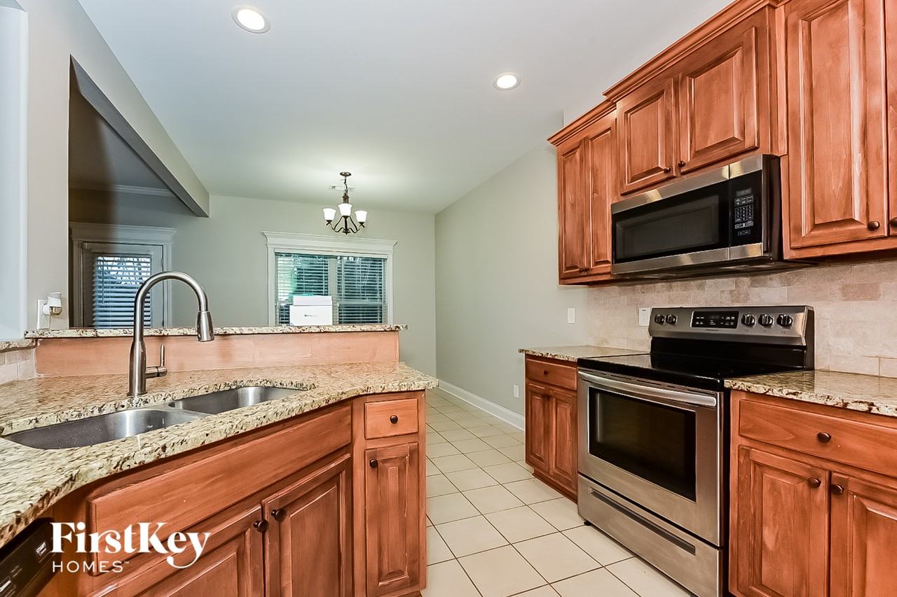 252 Hedgewood Dr - Photo 6 of 15