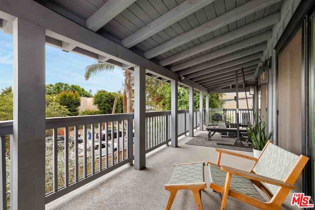 637 Santa Clara Ct - Photo 3 of 8