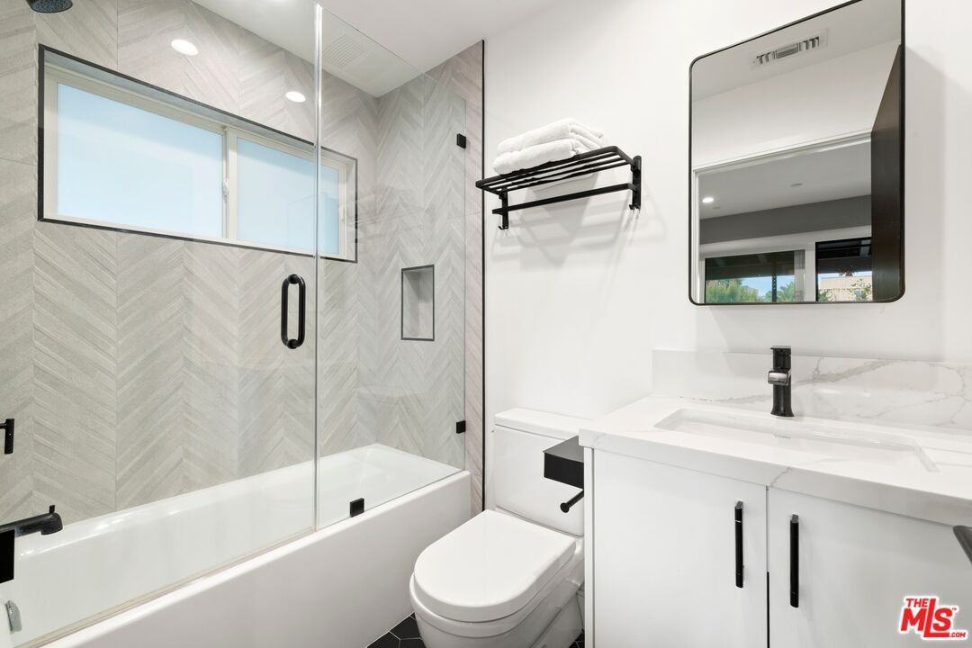 637 Santa Clara Ct - Photo 6 of 8