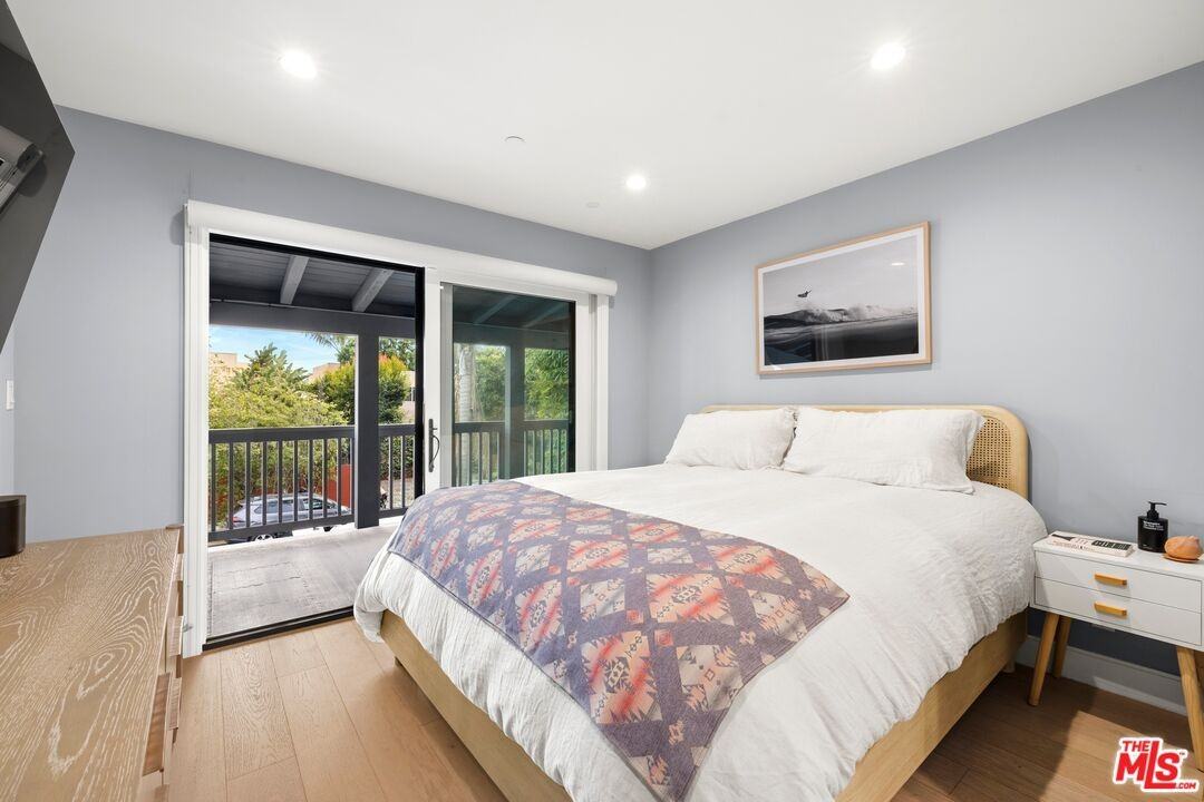 637 Santa Clara Ct - Photo 7 of 8