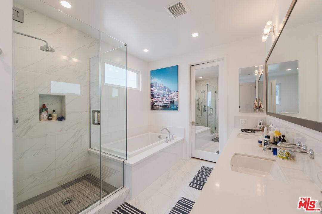 12962 Discovery Crk - Photo 2 of 8