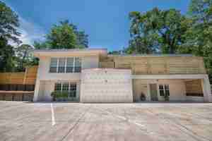 featured image of 2002 Greenwood Dr Apt A #Apt A