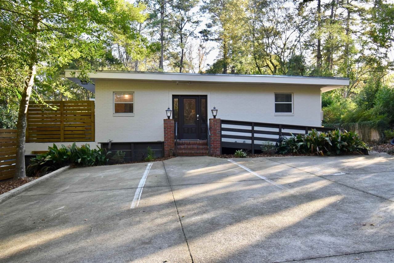 2002 Greenwood Dr Apt A - Photo 2 of 43