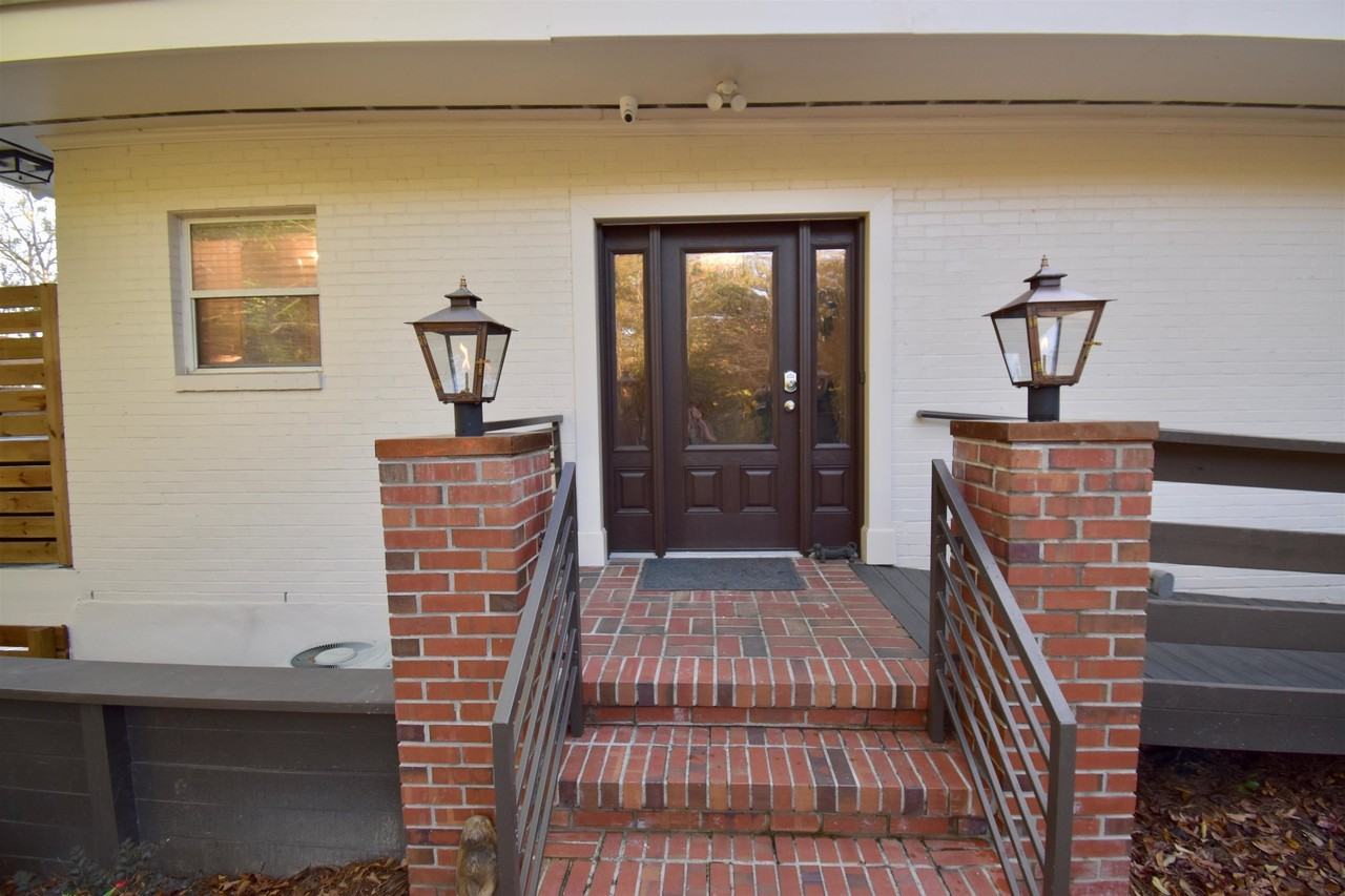 2002 Greenwood Dr Apt A - Photo 3 of 43