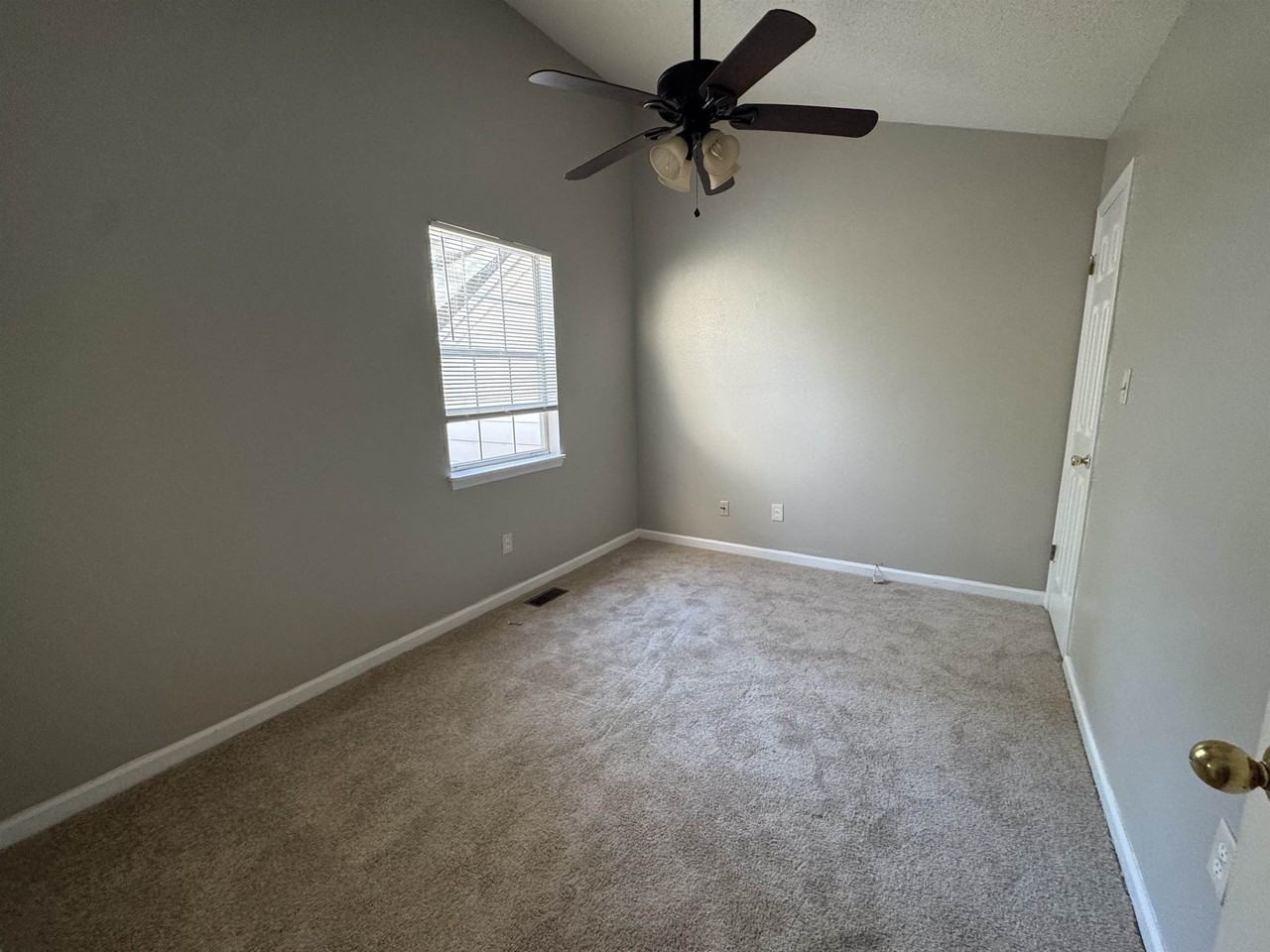 2365 Parrot Ln - Photo 4 of 16