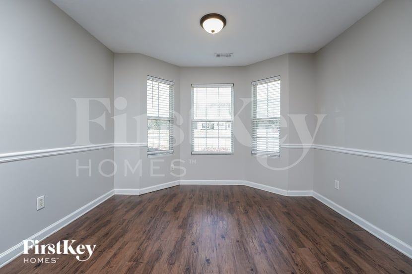 526 George Tate Dr - Photo 4 of 16