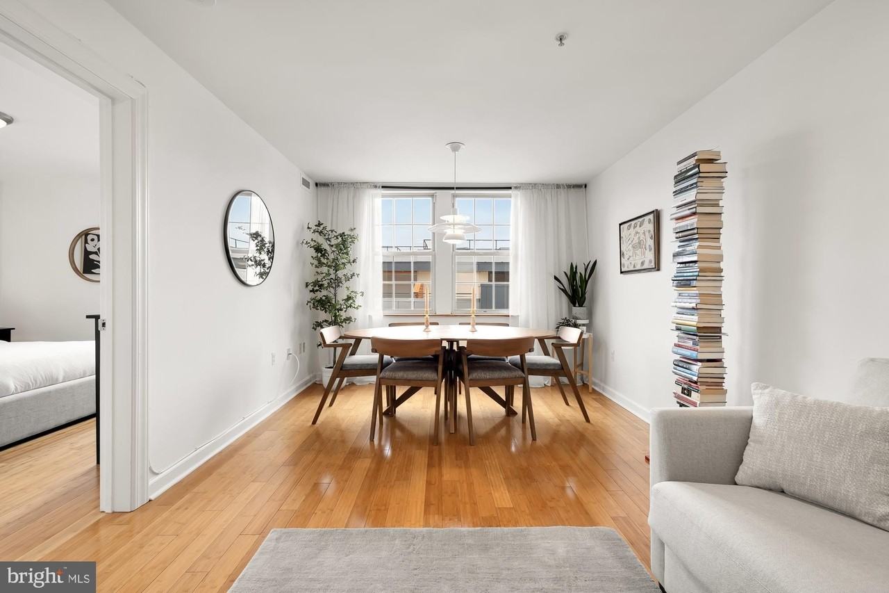 1417 Newton St Nw Apt 507 - Photo 3 of 19