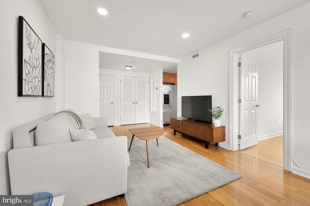 1417 Newton St Nw Apt 507 - Photo 6 of 19