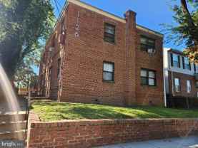 1126 48th Pl Ne - Photo 1 of 1