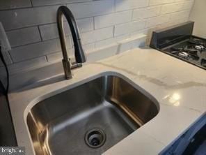 1126 48th Pl Ne - Photo 3 of 14