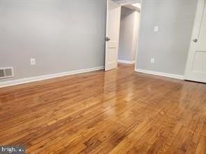 1126 48th Pl Ne - Photo 4 of 14