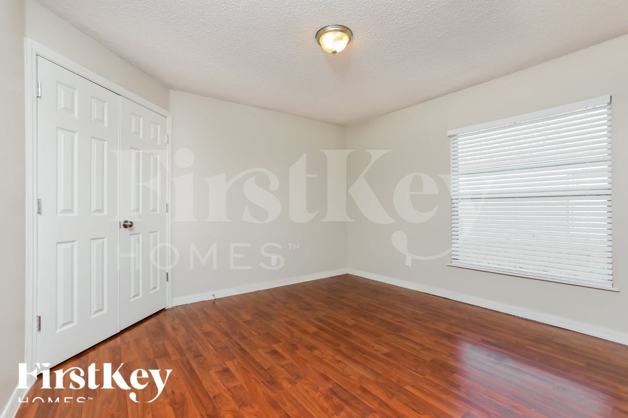 4036 Waltham Forest Dr - Photo 3 of 18