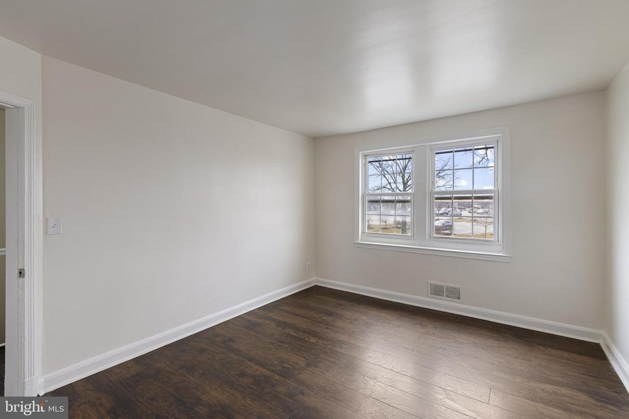 3902 Erdman Ave Unit 2 - Photo 3 of 9