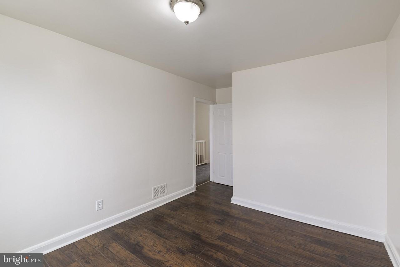 3902 Erdman Ave Unit 2 - Photo 7 of 9