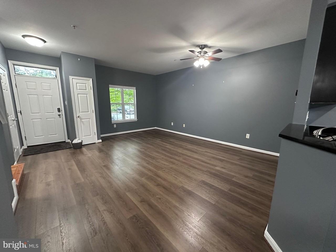 1427 Searchlight Way - Photo 3 of 32