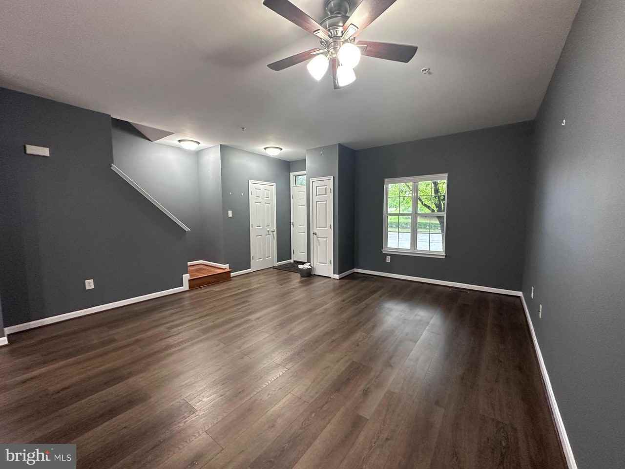 1427 Searchlight Way - Photo 4 of 32