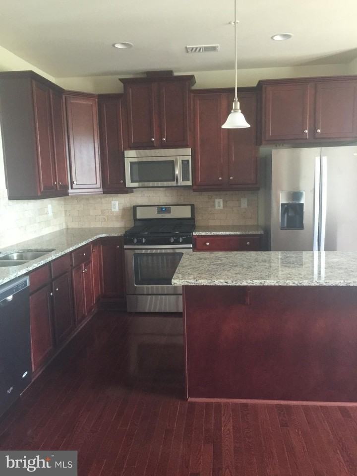 2808 Shearwater Ln - Photo 3 of 11