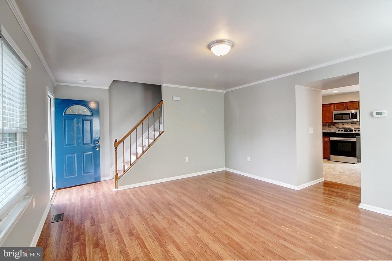 101 S Oak Cliff Ct - Photo 3 of 21