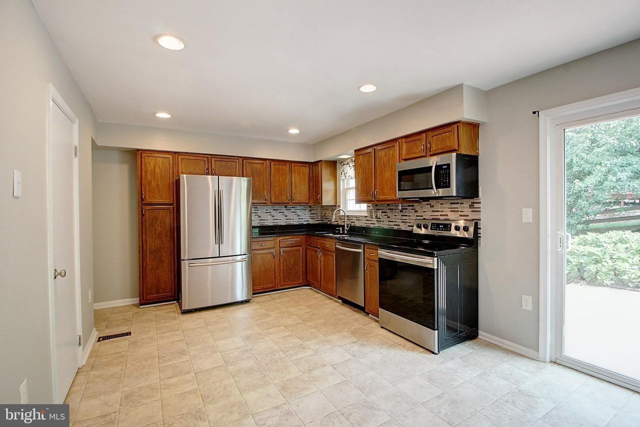 101 S Oak Cliff Ct - Photo 5 of 21