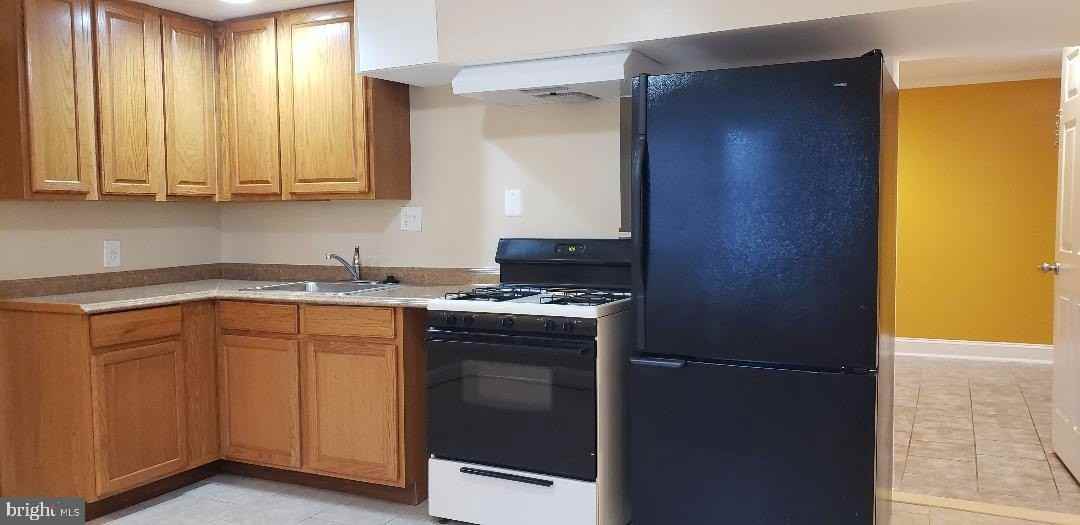 9207 4th St - Photo 7 of 14