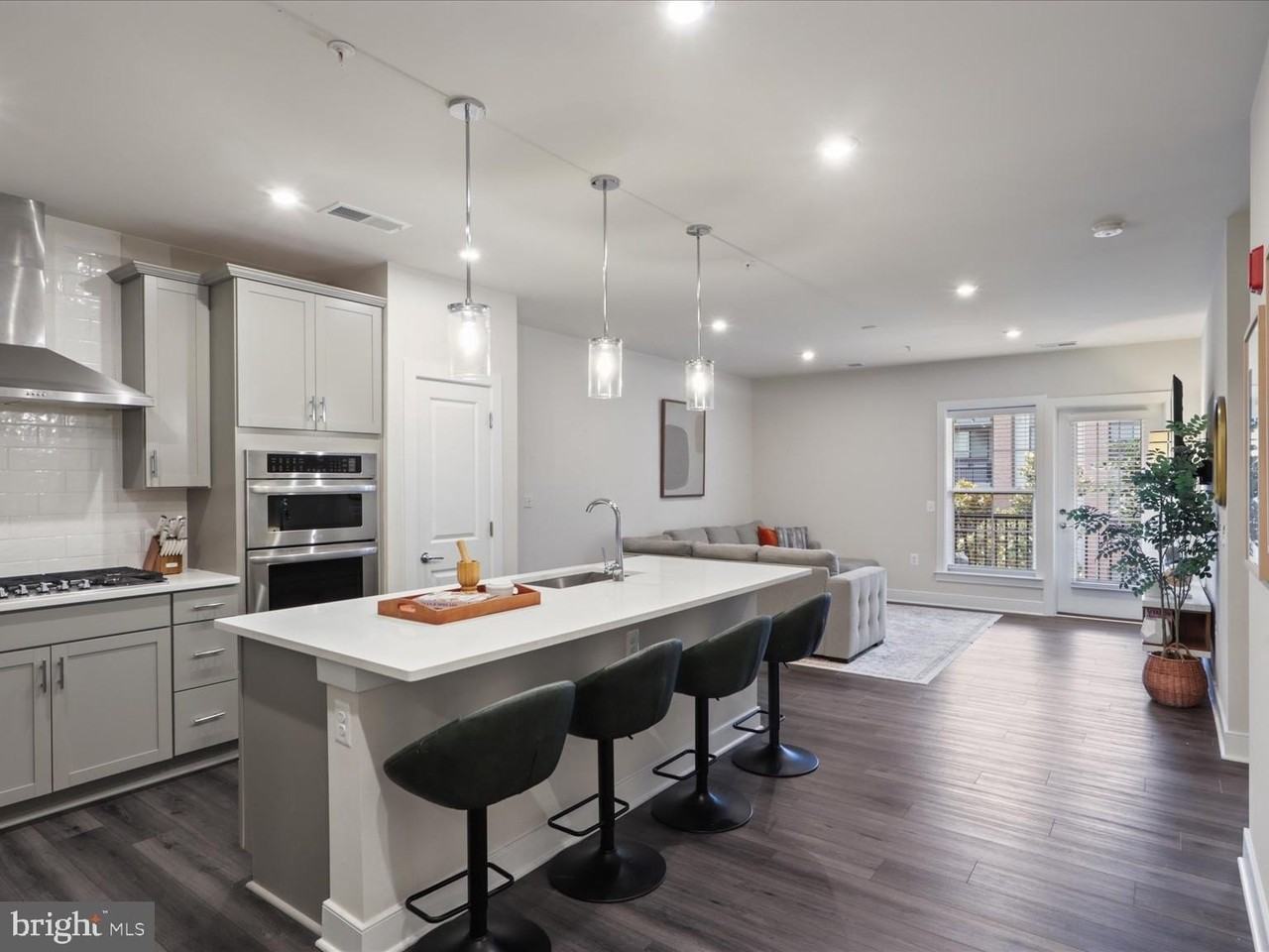 106 Saint Ives Pl Apt 104 - Photo 3 of 17