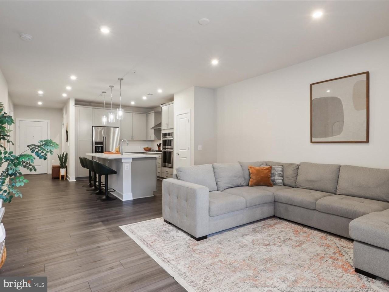 106 Saint Ives Pl Apt 104 - Photo 6 of 17