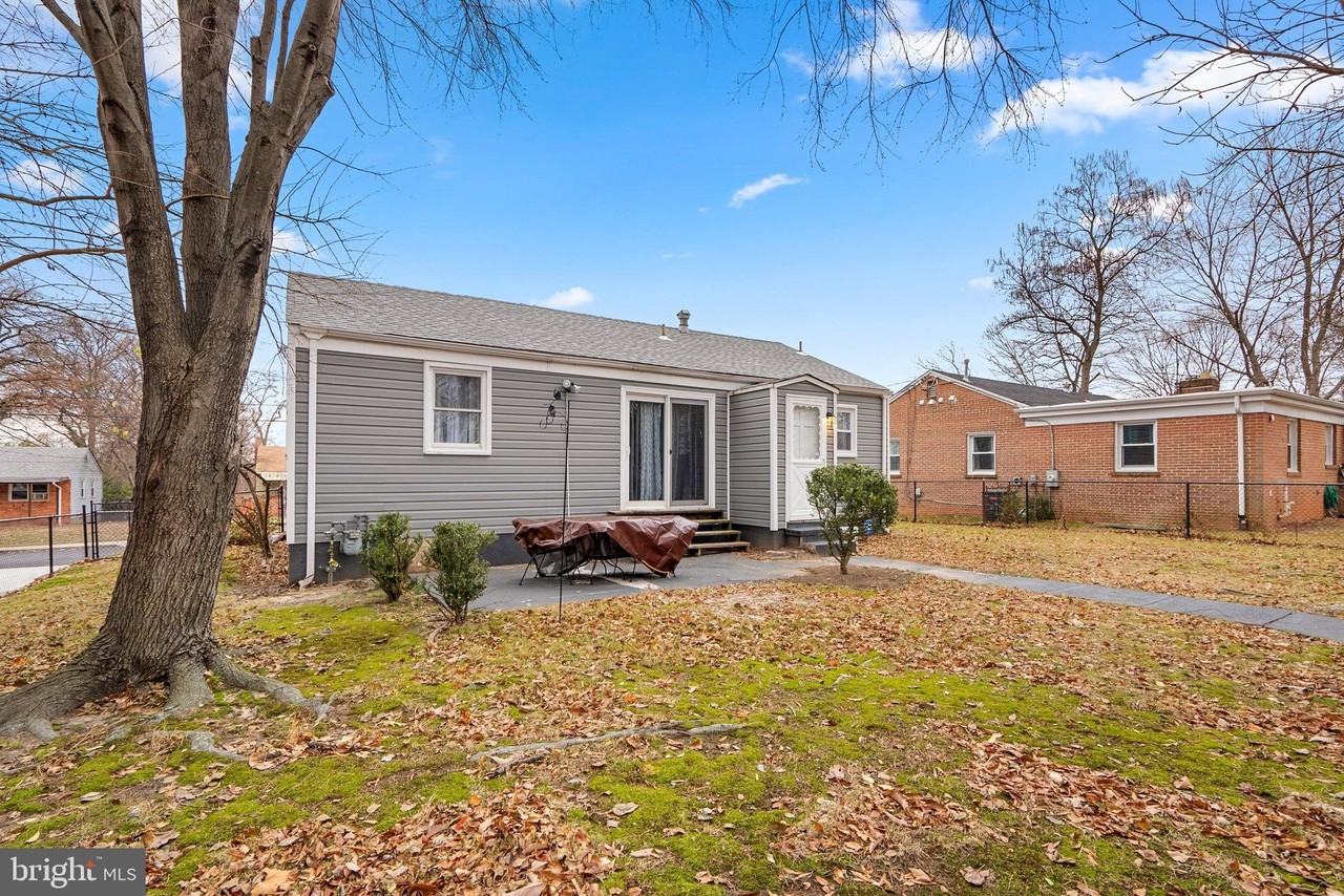 3906 70th Ave - Photo 3 of 21