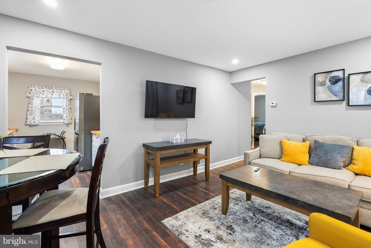 3906 70th Ave - Photo 5 of 21