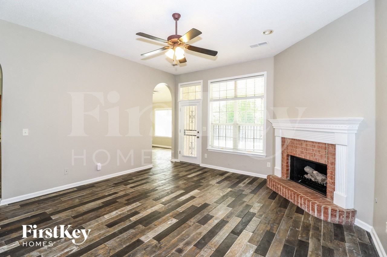 1615 Farkleberry Dr - Photo 3 of 15