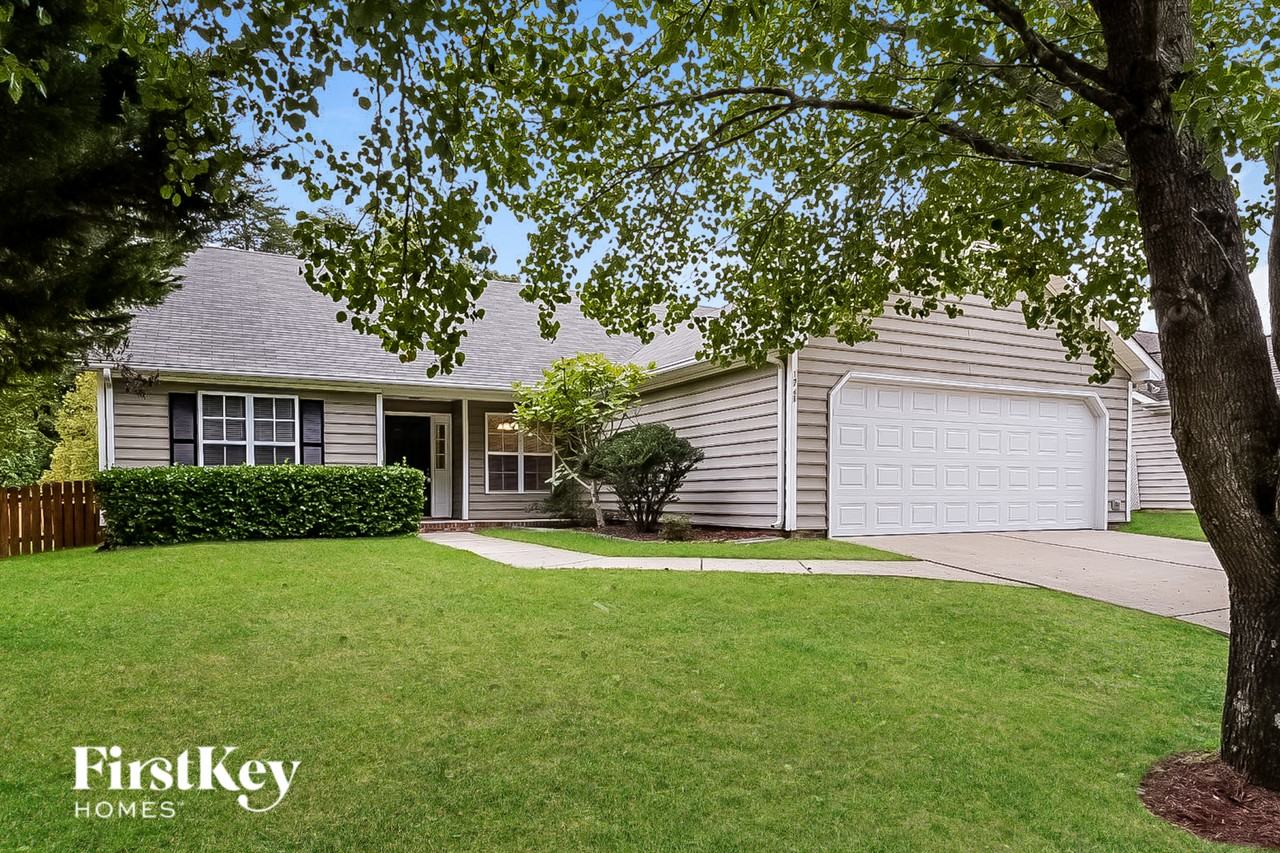 1711 Kildare Woods Dr - Photo 2 of 15