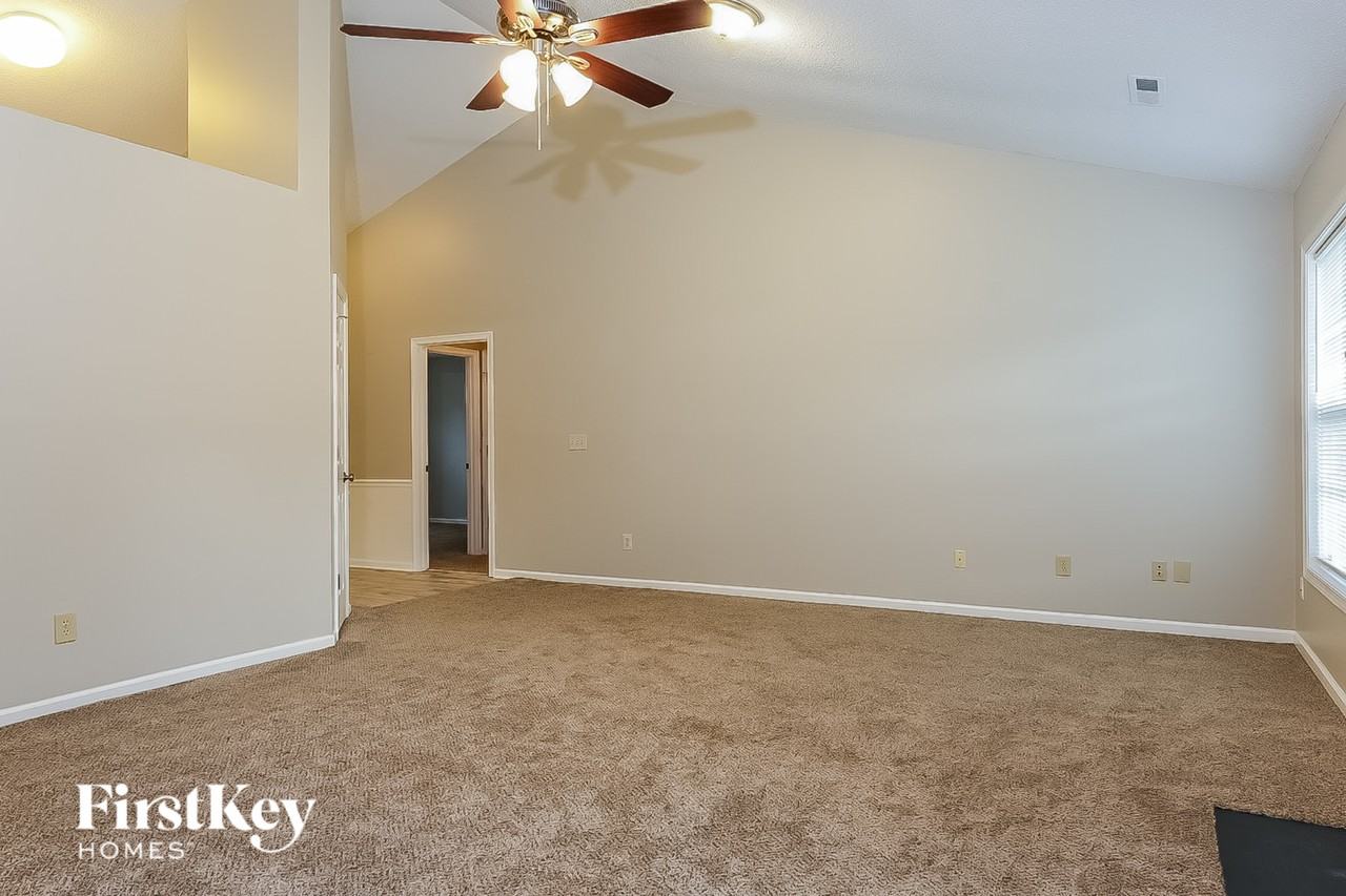 1711 Kildare Woods Dr - Photo 4 of 15