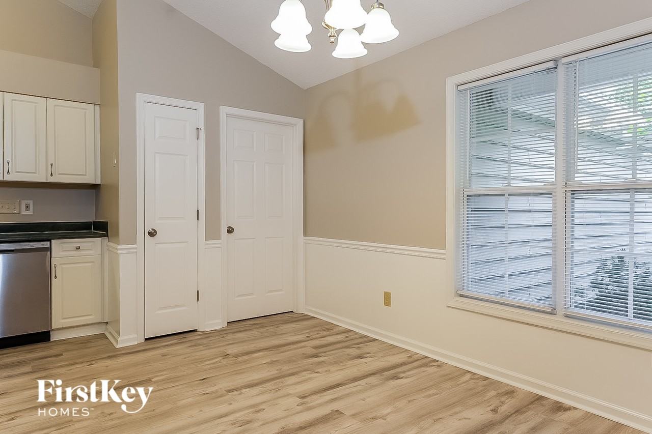 1711 Kildare Woods Dr - Photo 5 of 15