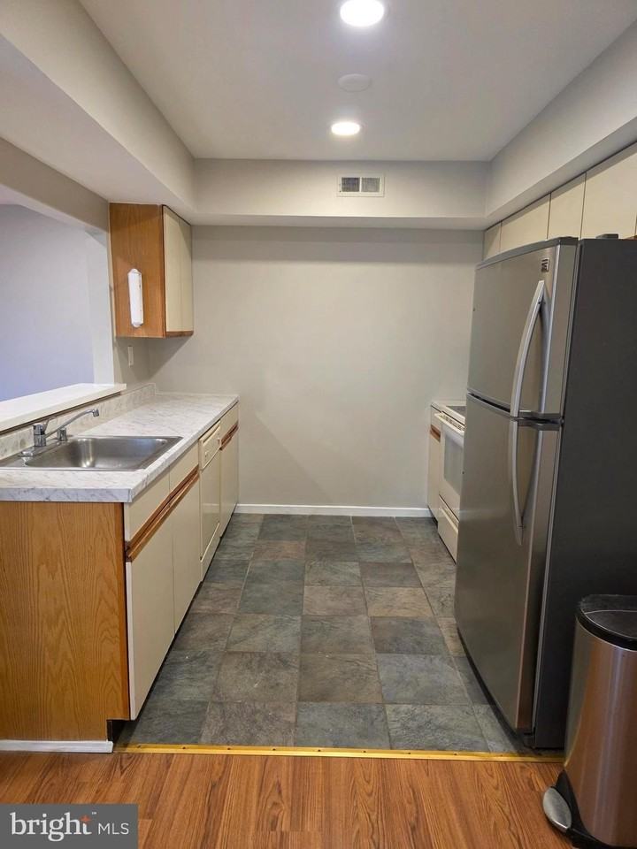 311 Gregorys Way - Photo 3 of 15