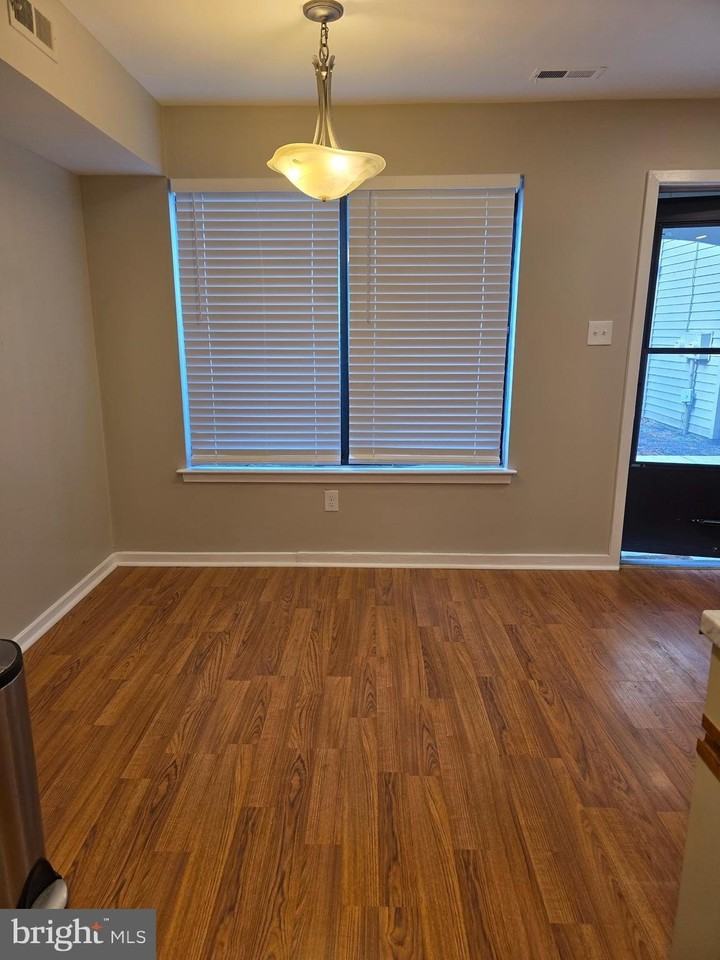 311 Gregorys Way - Photo 4 of 15