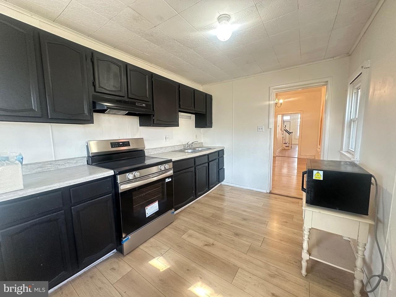 566 N Plum St - Photo 6 of 14