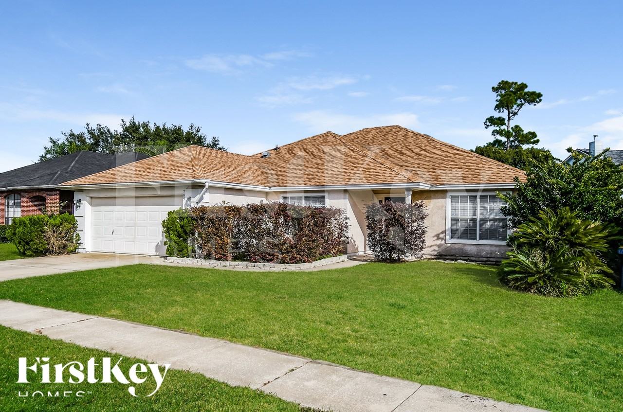 789 Hickory Lakes Dr E - Photo 2 of 18