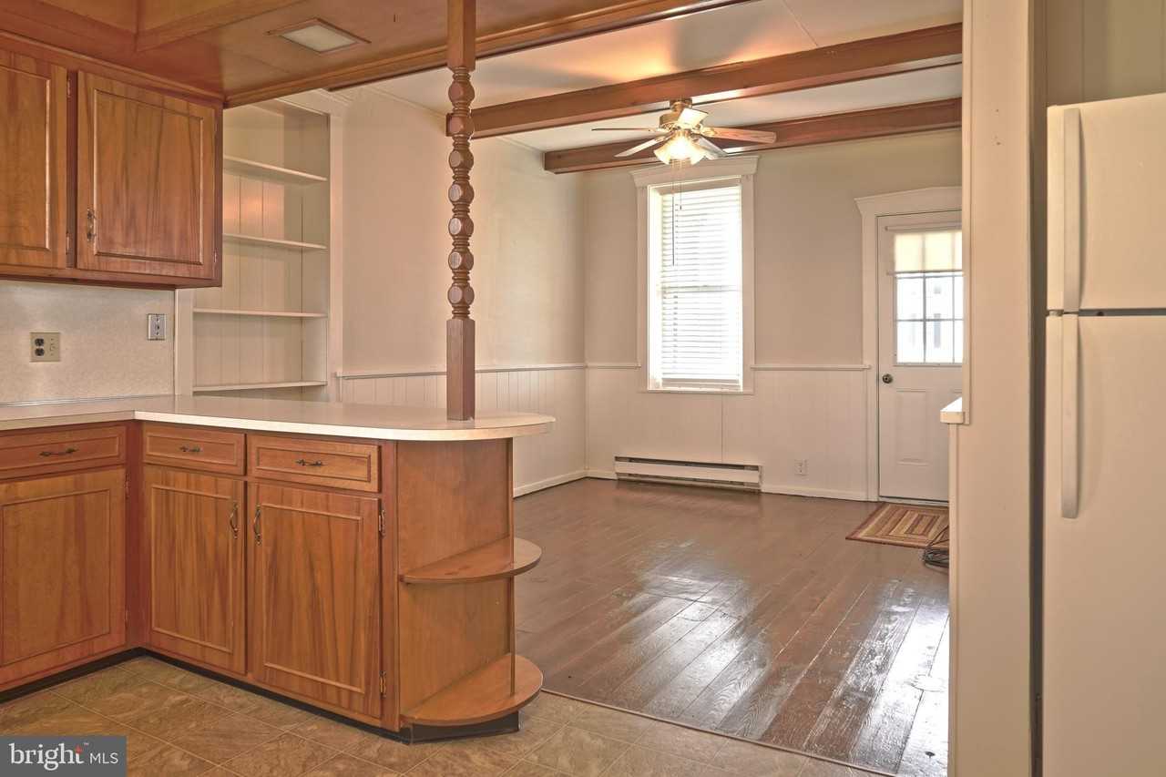 448 E Main St - Photo 5 of 8