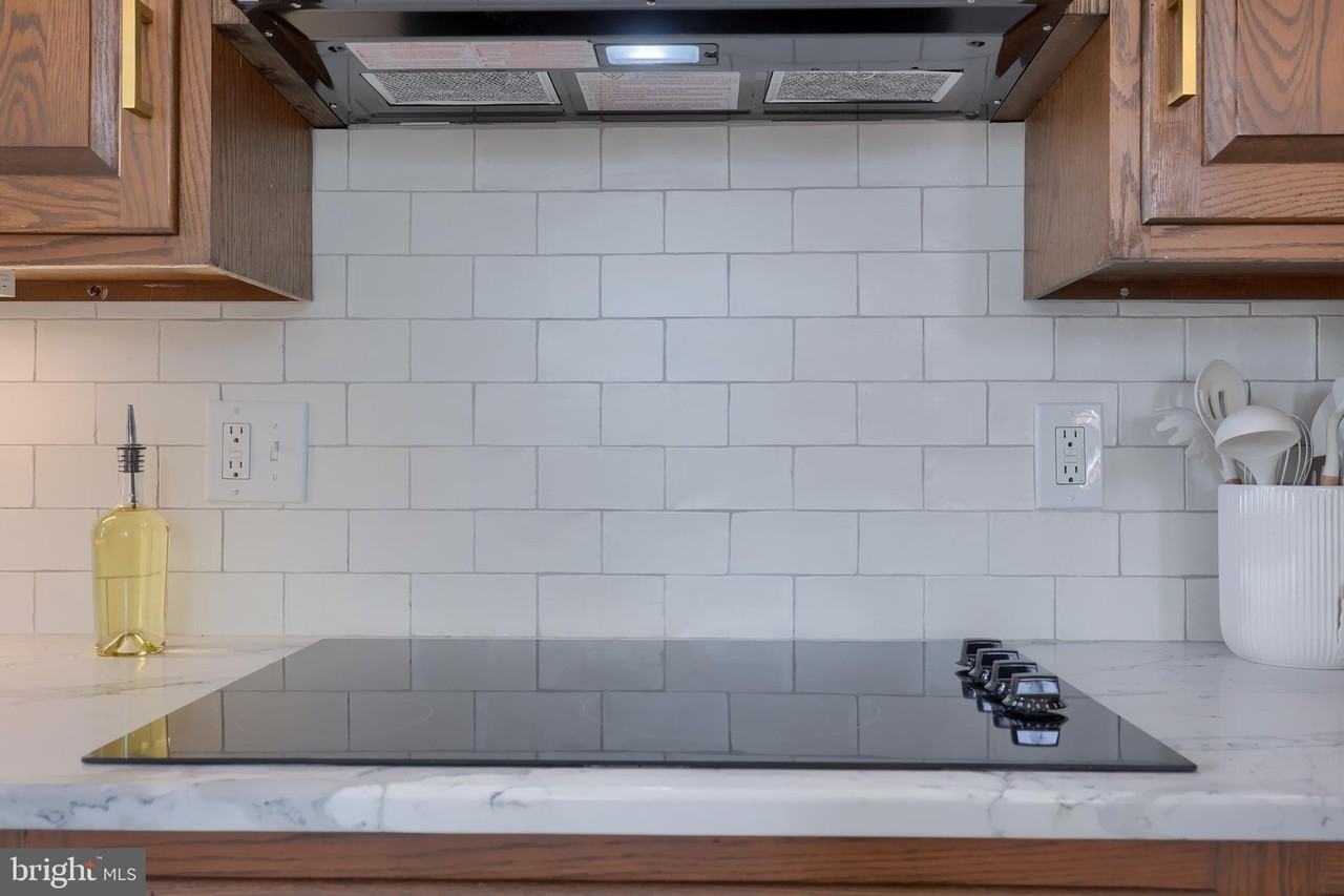 136 E Harrisburg Ave - Photo 2 of 50